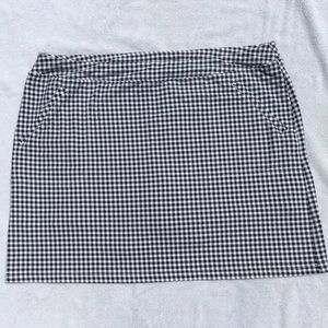 Skort - Perfect for mild days on the go.